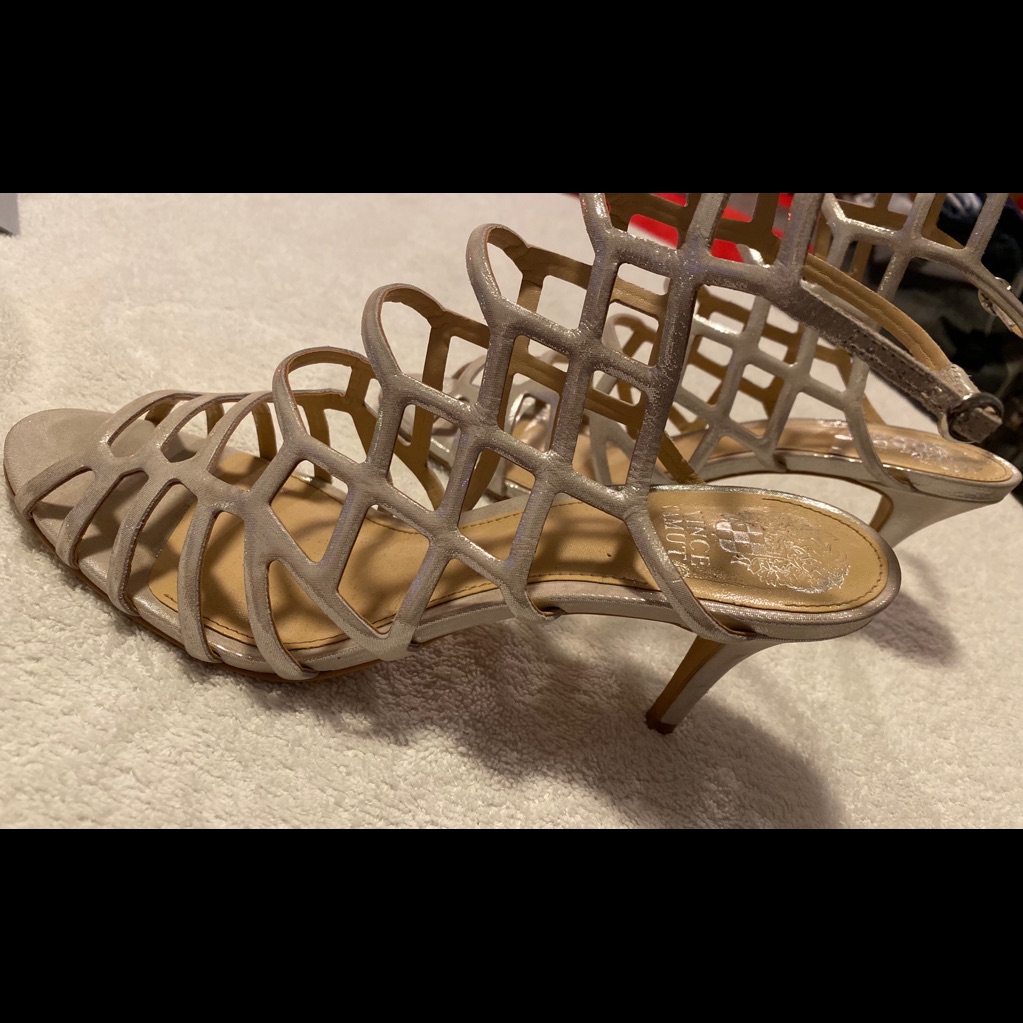 Almost Brand New Stylish Heels By Vince Camuto  Box 57